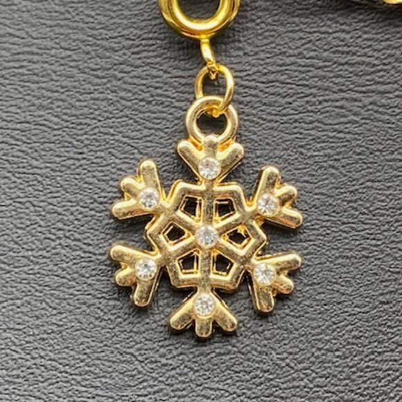 Festive Holiday Christmas Charm with Clasp - Picture 7 of 10